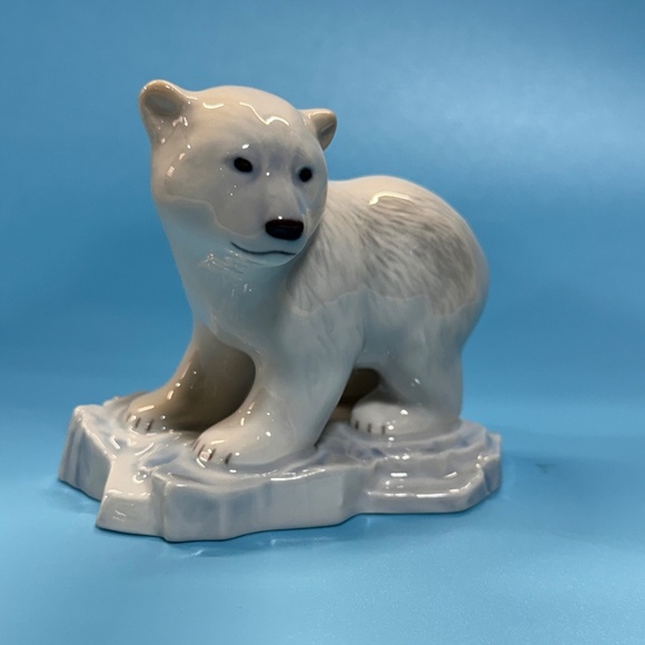 Bing & Grondahl Porcelain Polar Bear Ltd Edition 0032/5000 Figure of the Year - Picture 5 of 10
